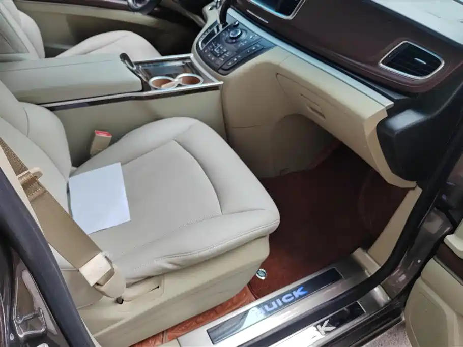 Buick GL8 2013 2.4L CT Luxury Comfort