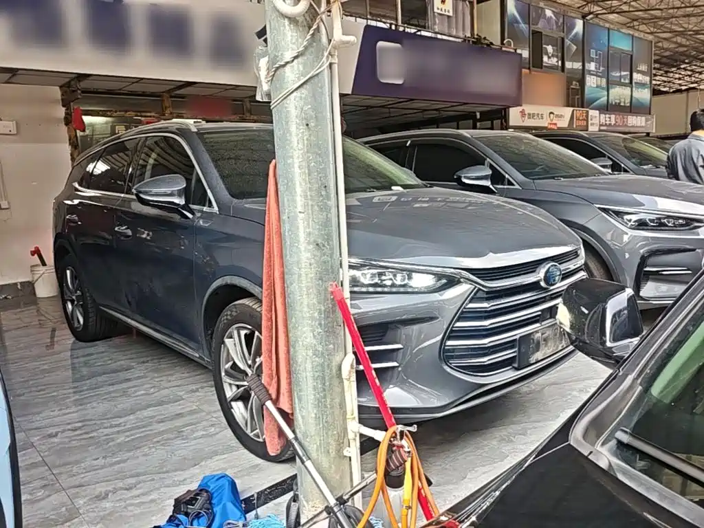 BYD Tang New Energy — миниатюра 4