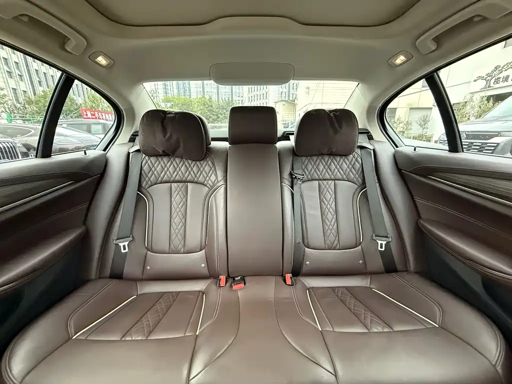 BMW 5 Series — миниатюра 51