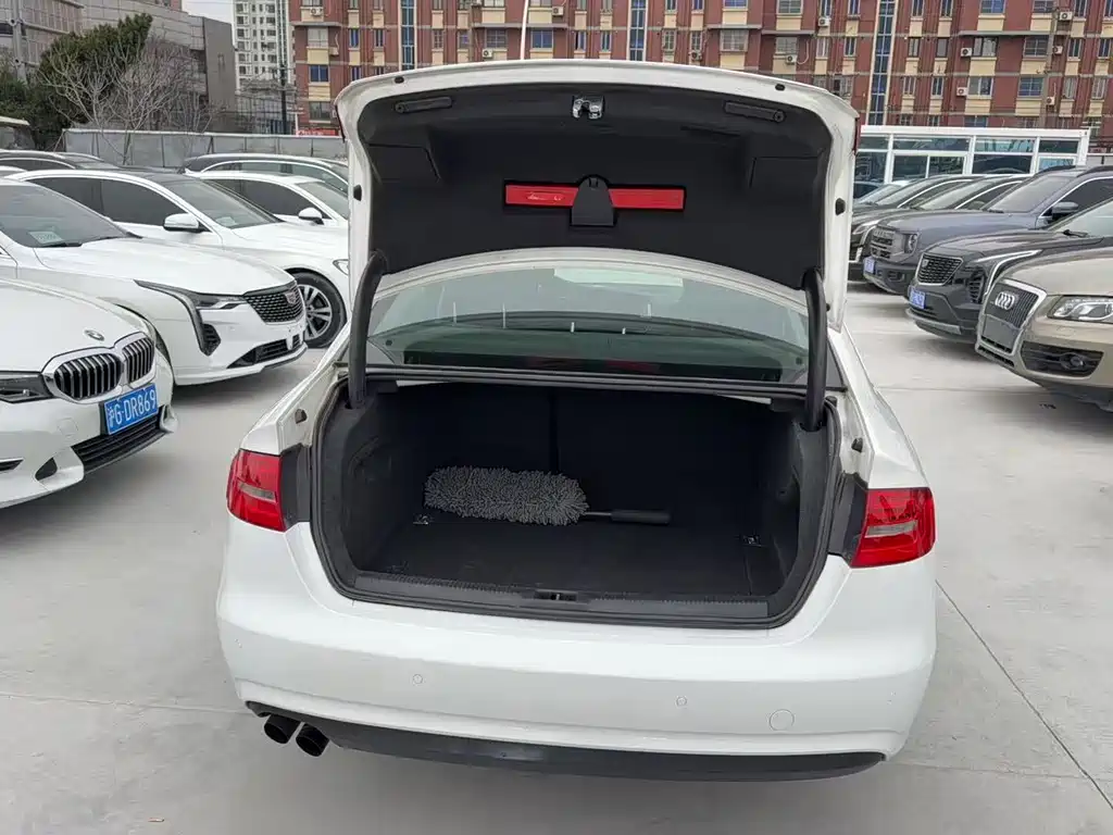 Audi A4L — миниатюра 3