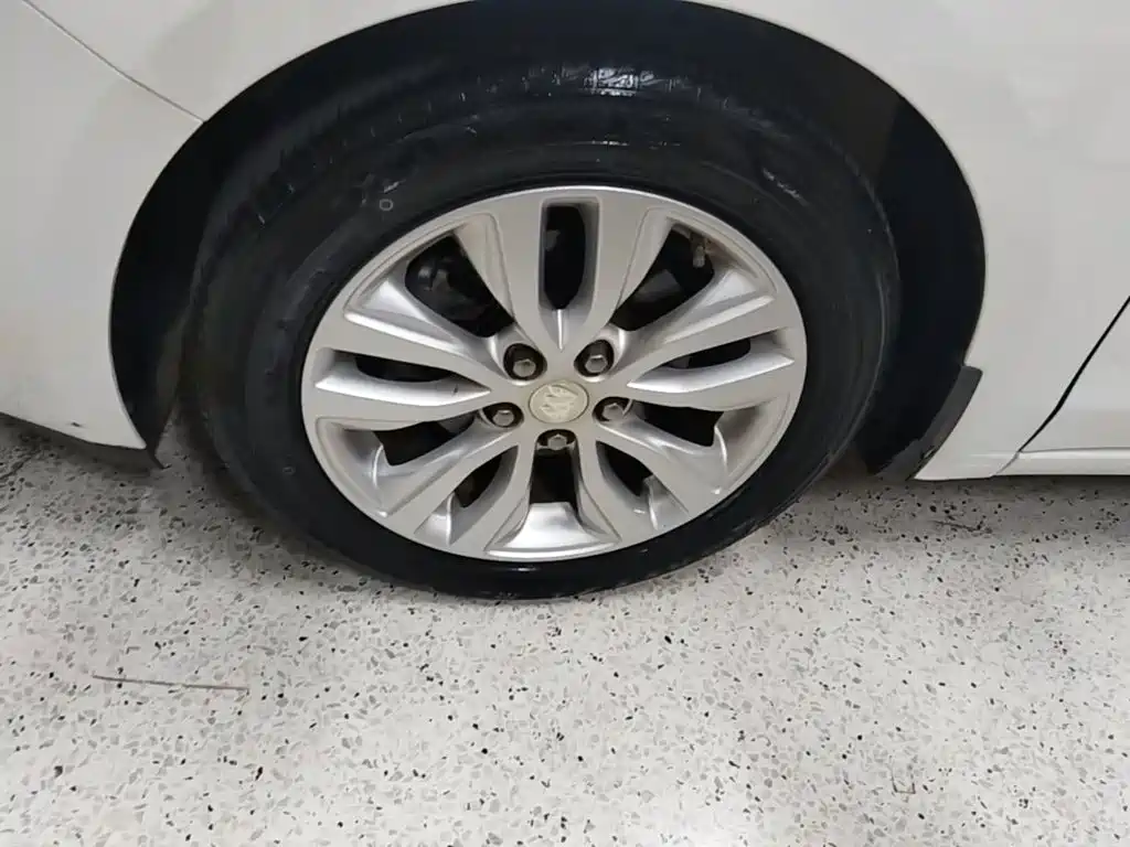 Buick Excelle — миниатюра 23