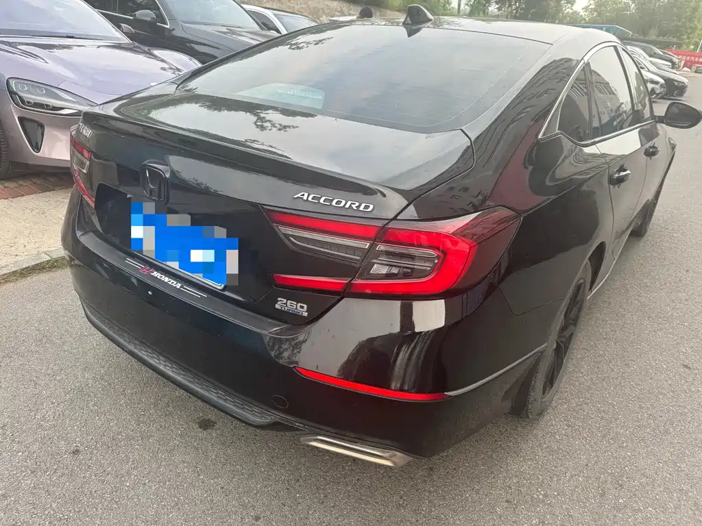 Honda Accord — миниатюра 8