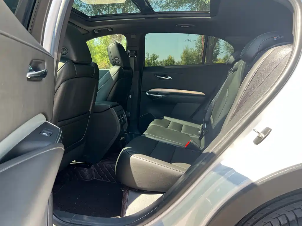 Cadillac XT4 — миниатюра 20