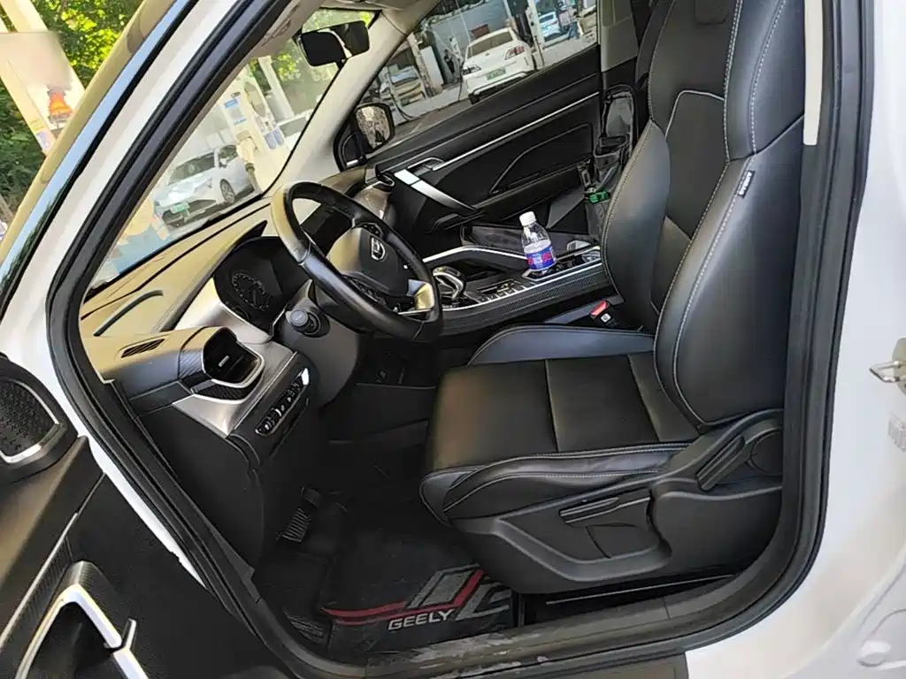Geely Binyue — миниатюра 15