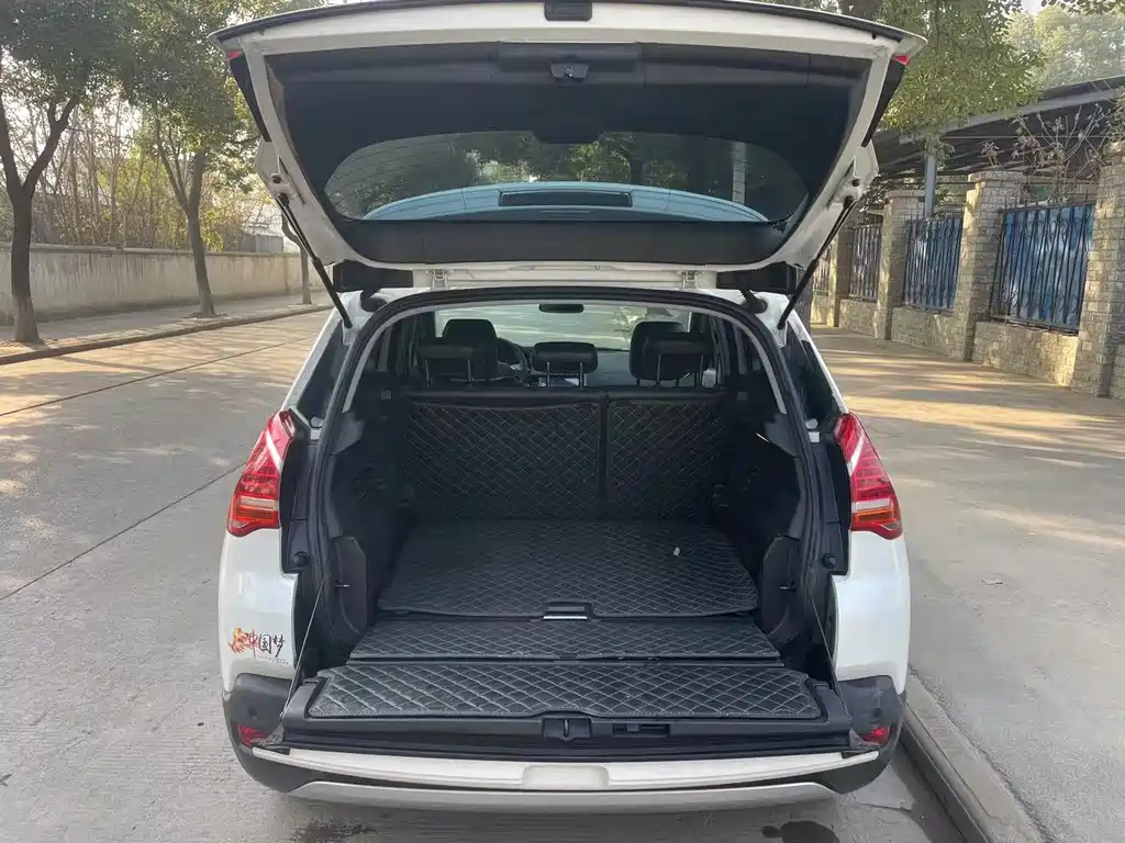 Peugeot 3008 2013 2.0L AT