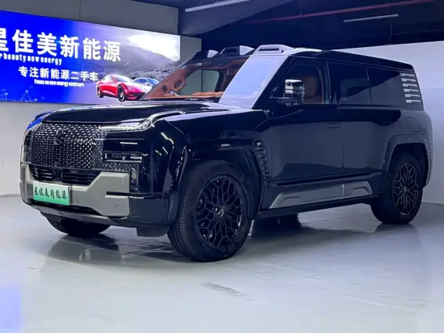 2023 Yangwang U8