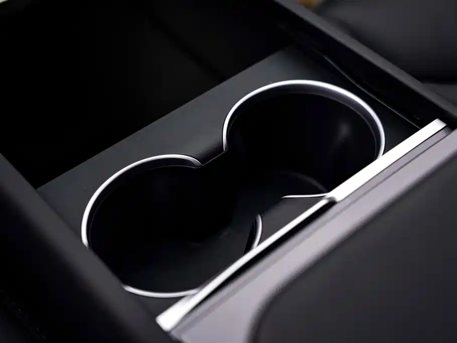 Tesla Model Y — миниатюра 31