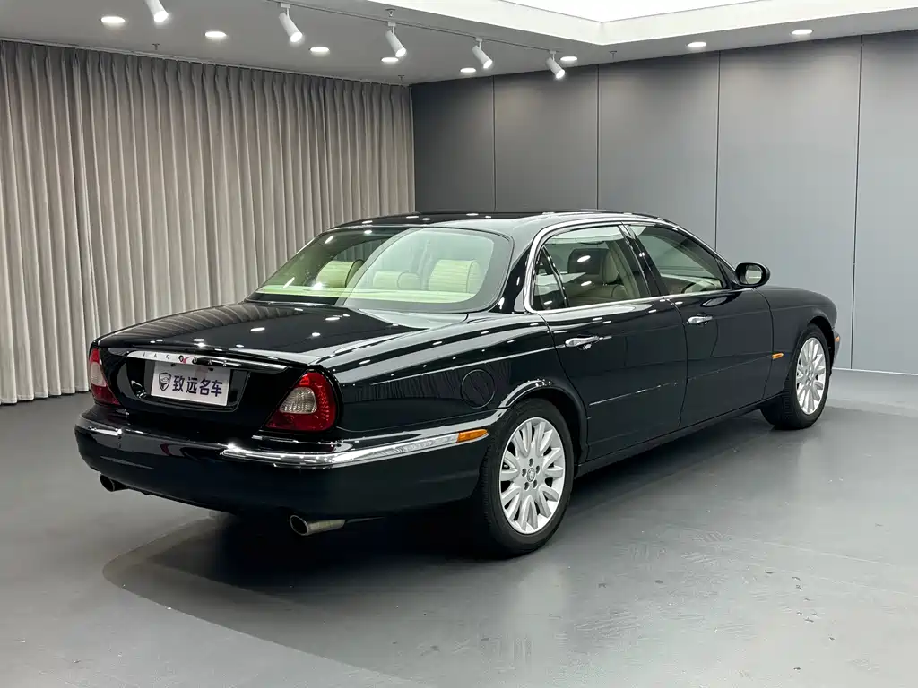 Jaguar XJ — миниатюра 51