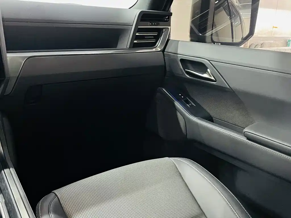 Lexus GX — миниатюра 15
