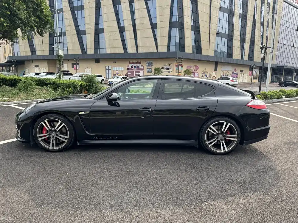 Porsche Panamera 2012 Panamera GTS 4.8L