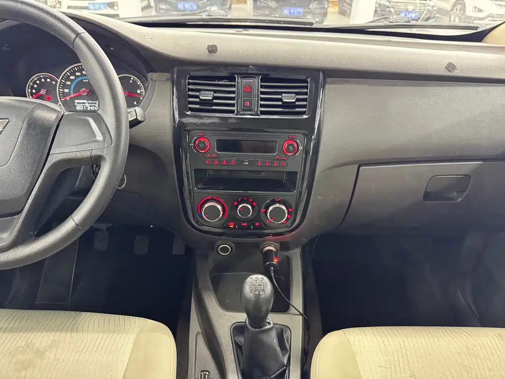 Wuling Rongguang V — миниатюра 12