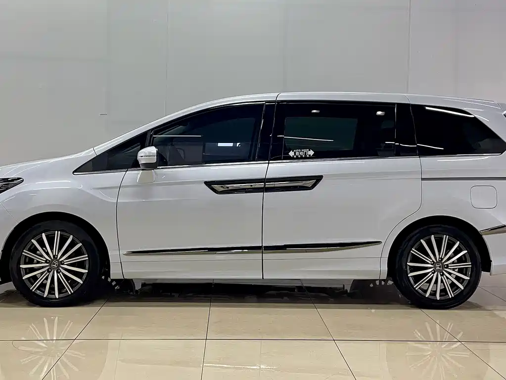 Honda Elysion — миниатюра 5