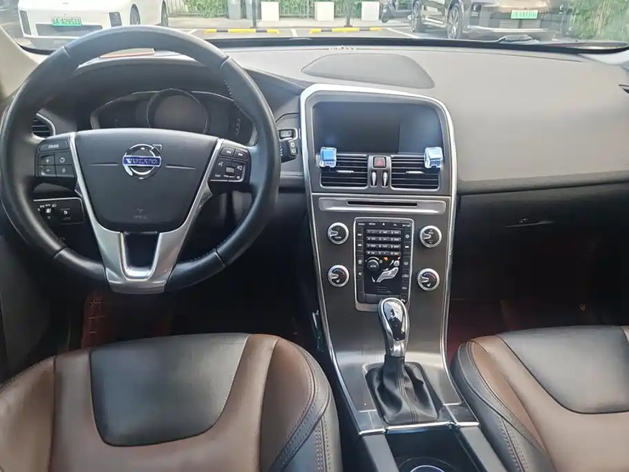 Volvo XC60 — миниатюра 12