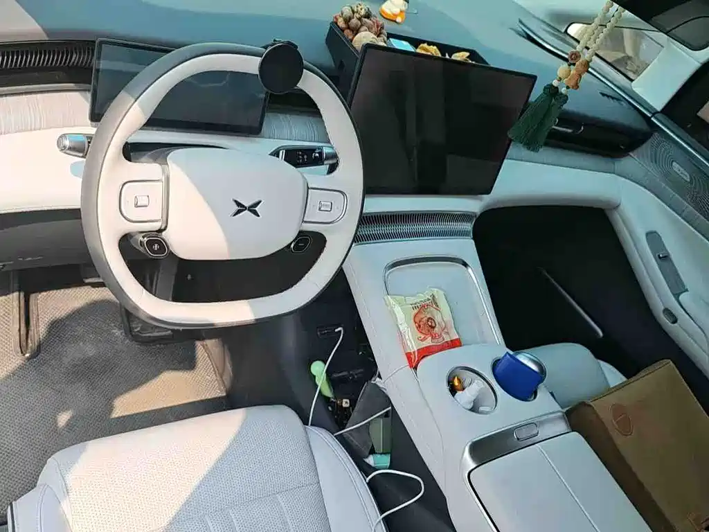 XPeng X9 — миниатюра 9
