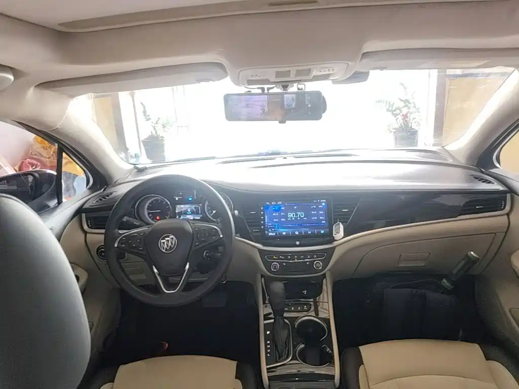 Buick Verano — миниатюра 10