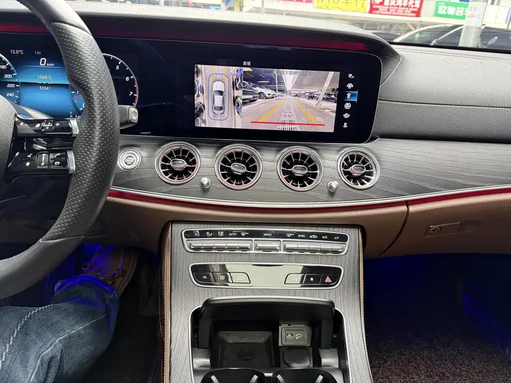 MERCEDES-BENZ E CLASS