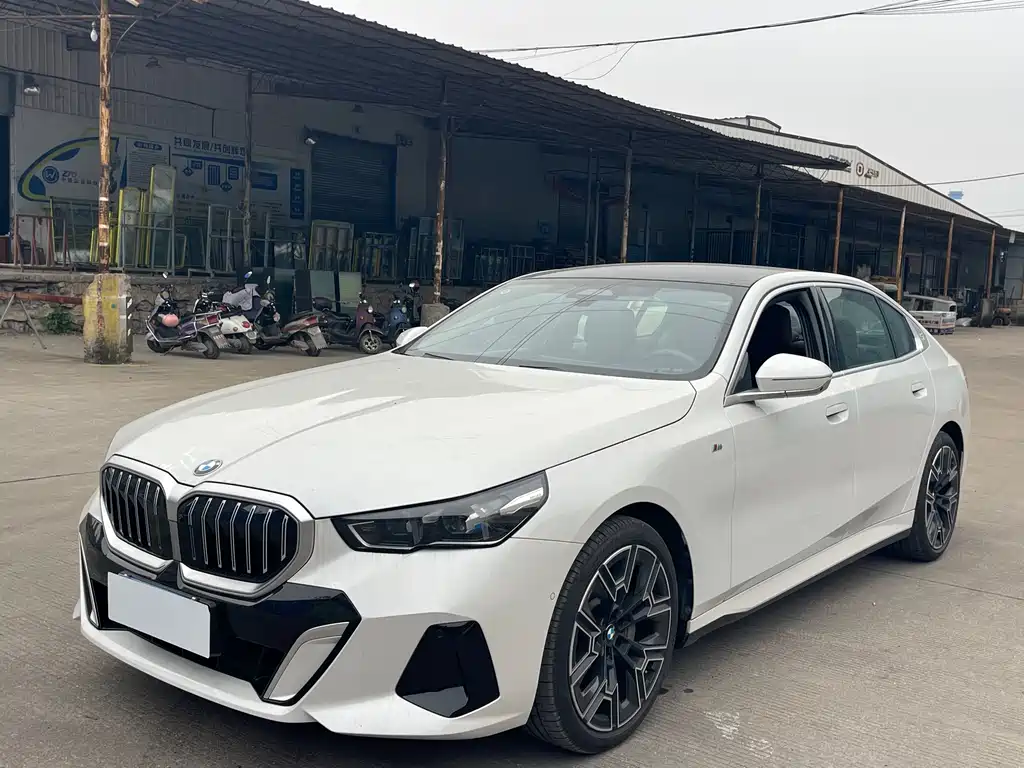 BMW 5 Series 2025