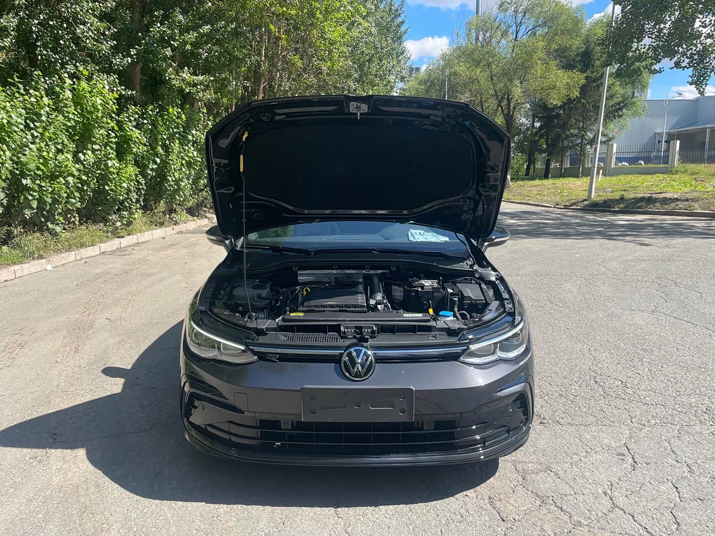 Volkswagen Golf 1.4 л 2023 г. Чёрный, пробег 13000 км