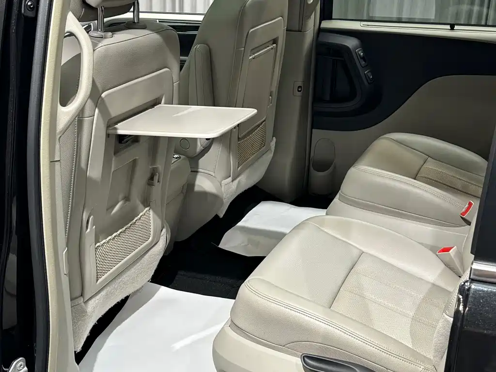 Chrysler Grand Voyager (Import) — миниатюра 14