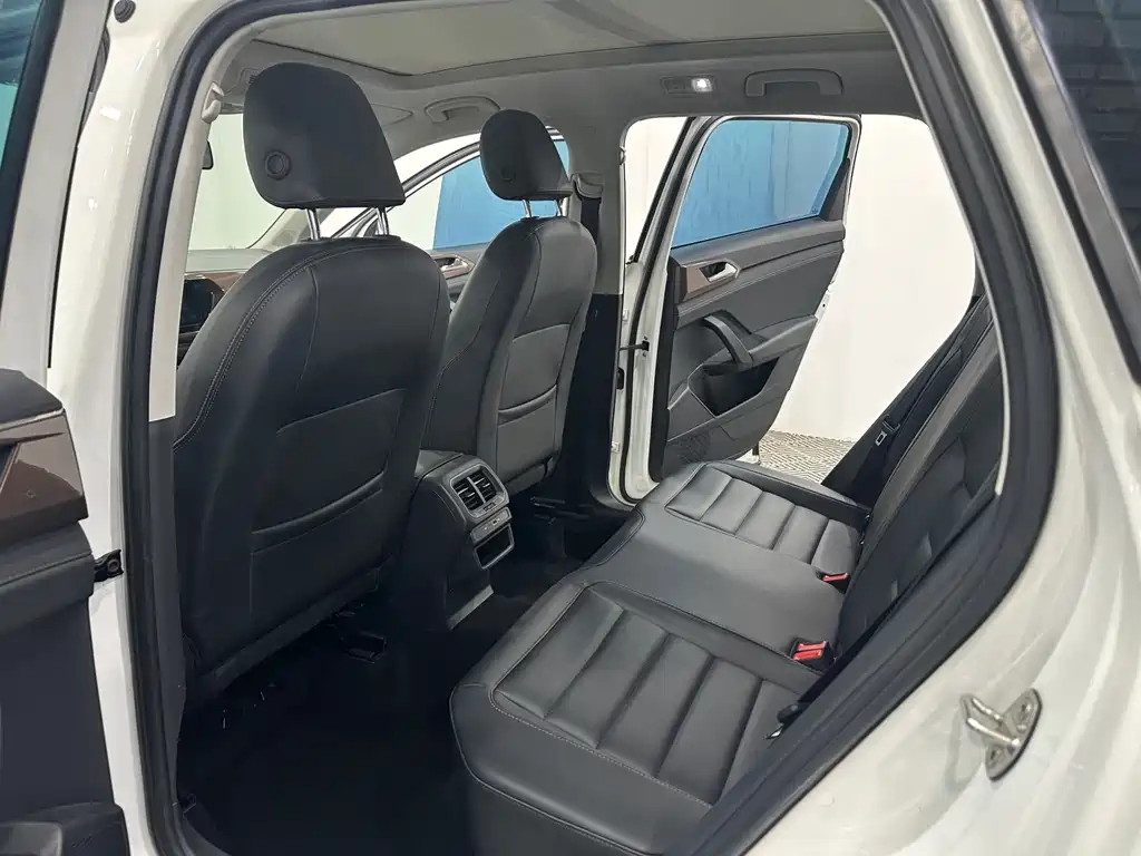 Volkswagen Tharu — миниатюра 6