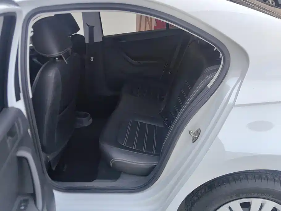 Volkswagen Santana — миниатюра 11