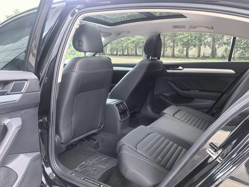 Volkswagen Magotan 1.4 л 2025 г. Чёрный, пробег 28000 км