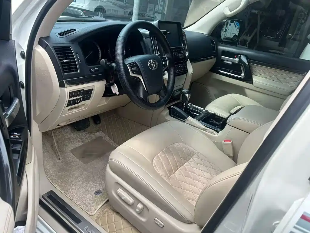Toyota Land Cruiser — миниатюра 8