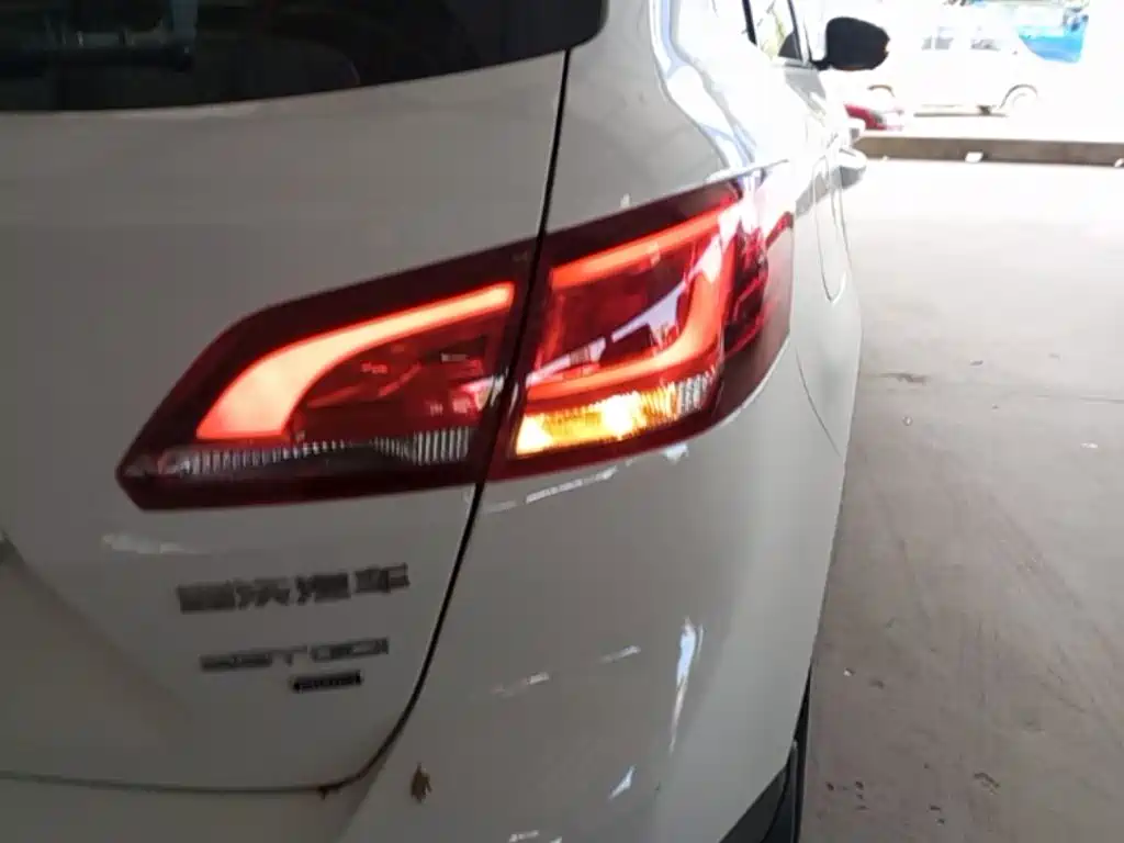 Borgward BX7 — миниатюра 8