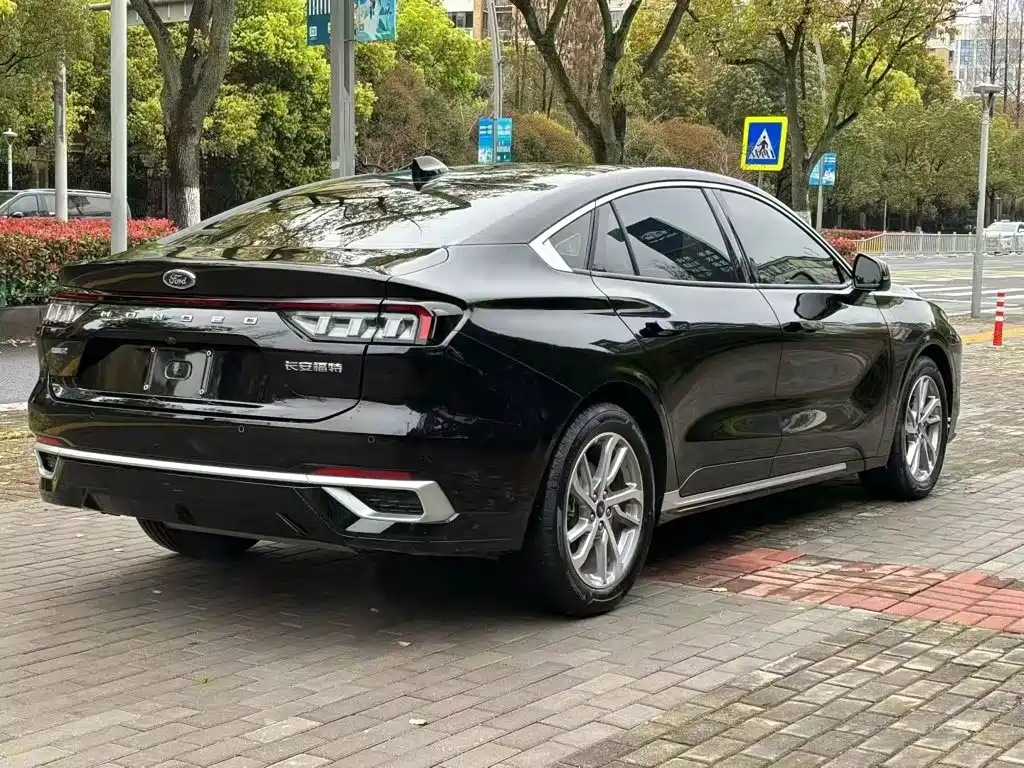 Ford Mondeo — миниатюра 9