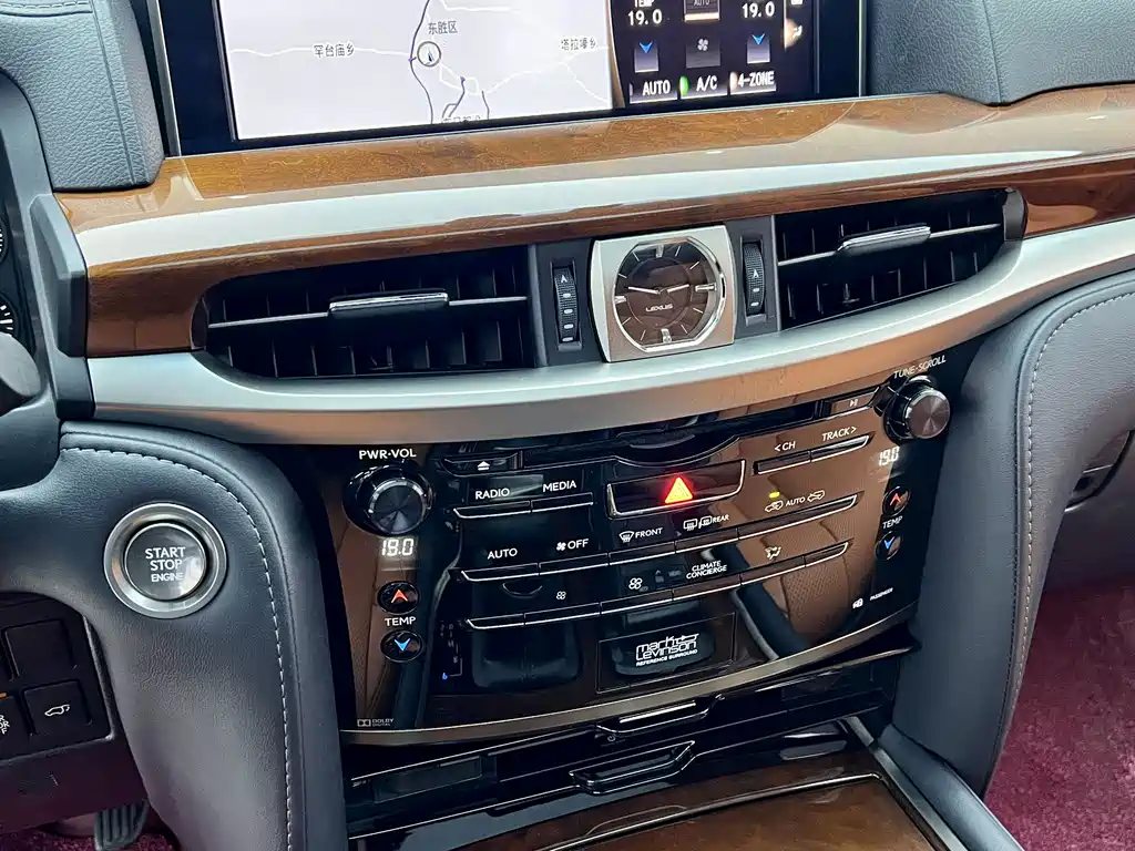 Lexus LX — миниатюра 25