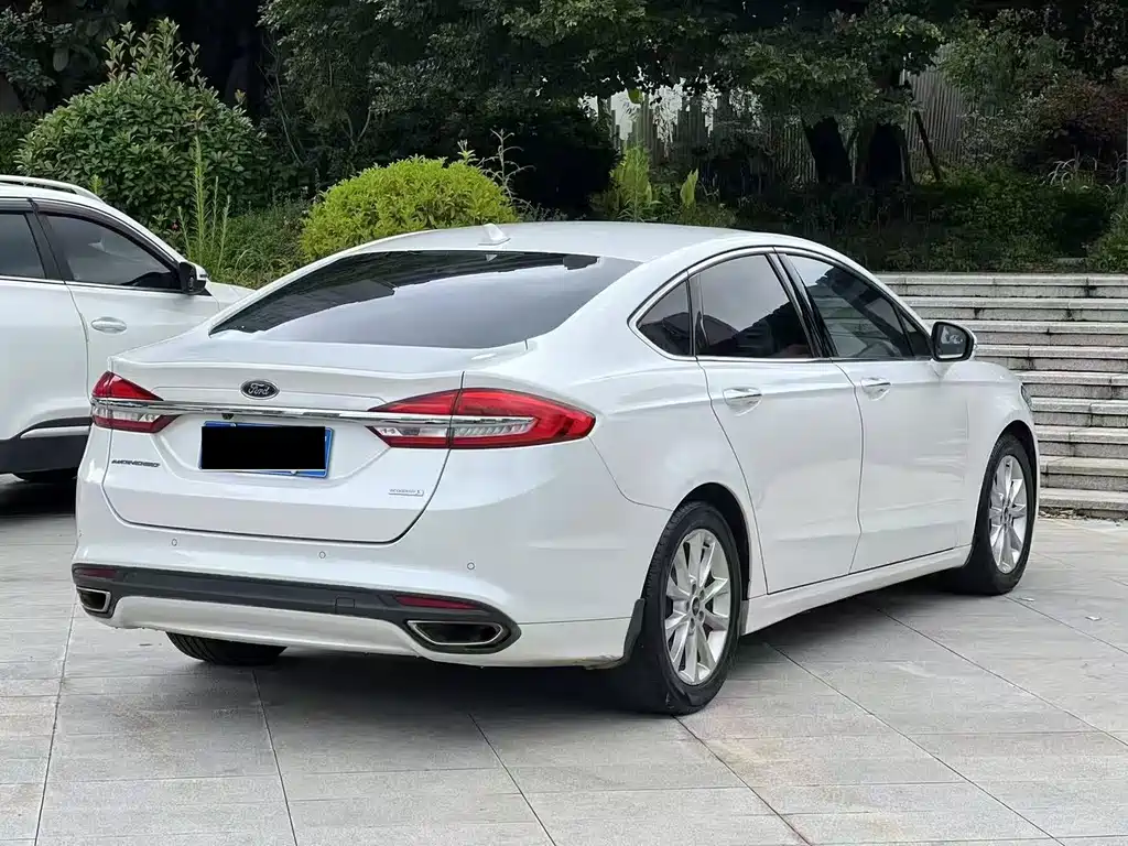Ford Mondeo — миниатюра 7