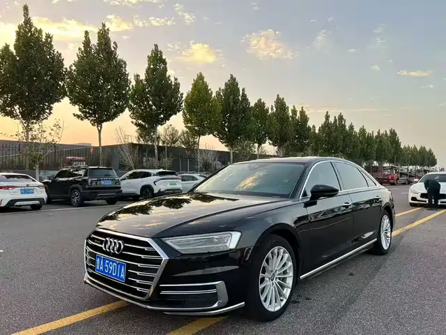 AUDI  A8 2018