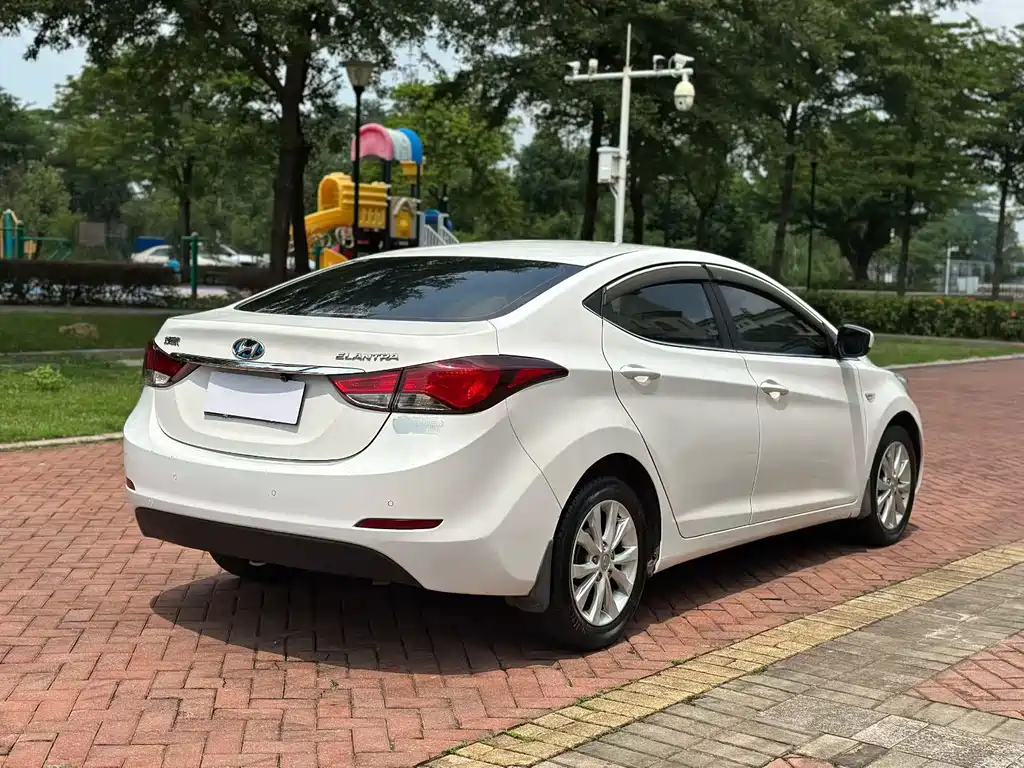 Hyundai Elantra Langdong — миниатюра 9