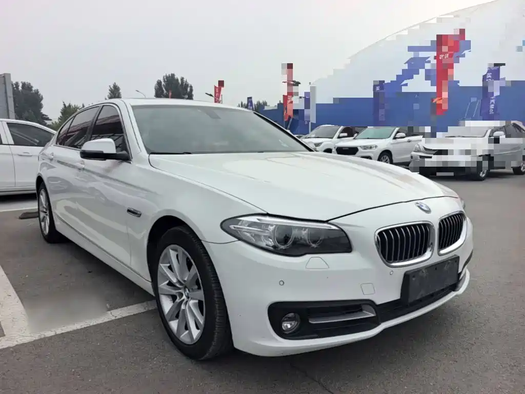 BMW 5 Series — миниатюра 4