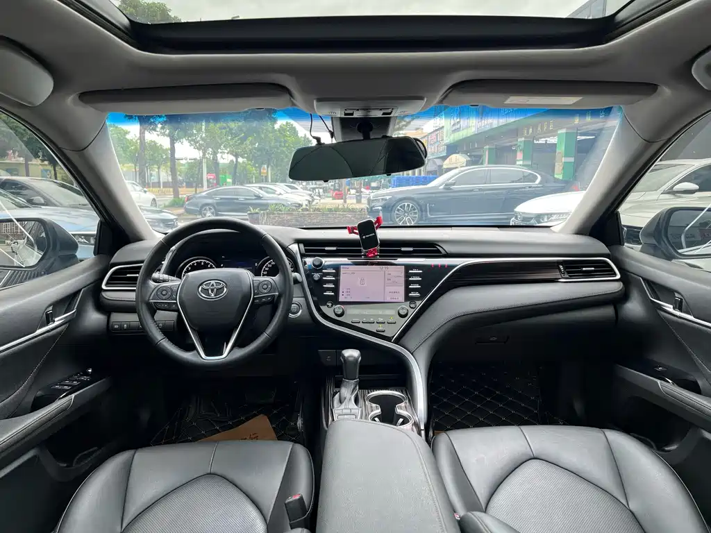 Toyota Camry 2018 2.5G Luxury