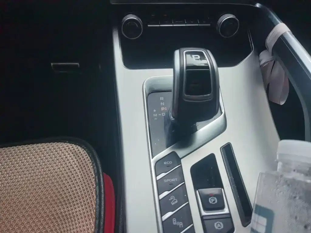 Geely Binyue — миниатюра 19