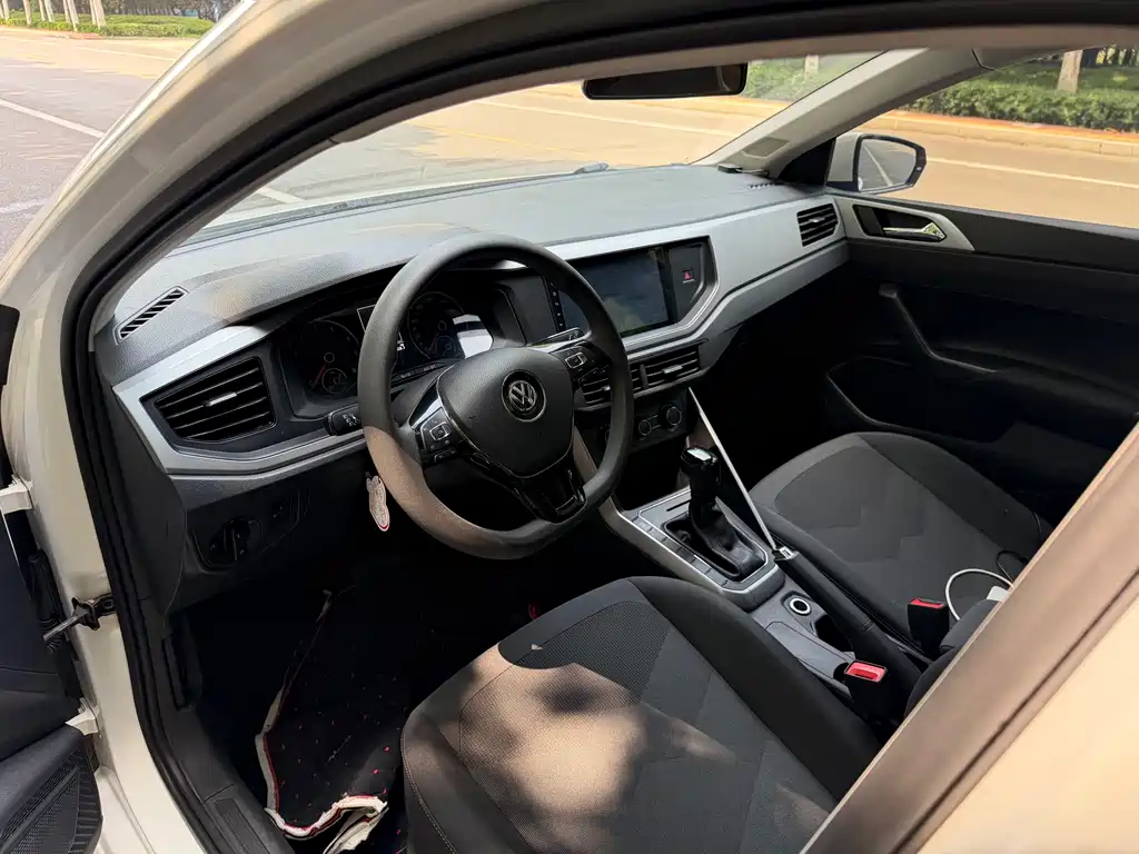 Volkswagen Polo — миниатюра 6
