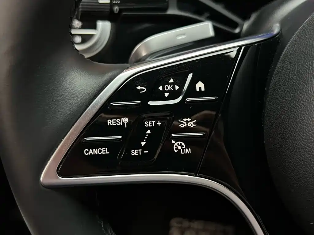 Mercedes-Benz E-Class — миниатюра 24