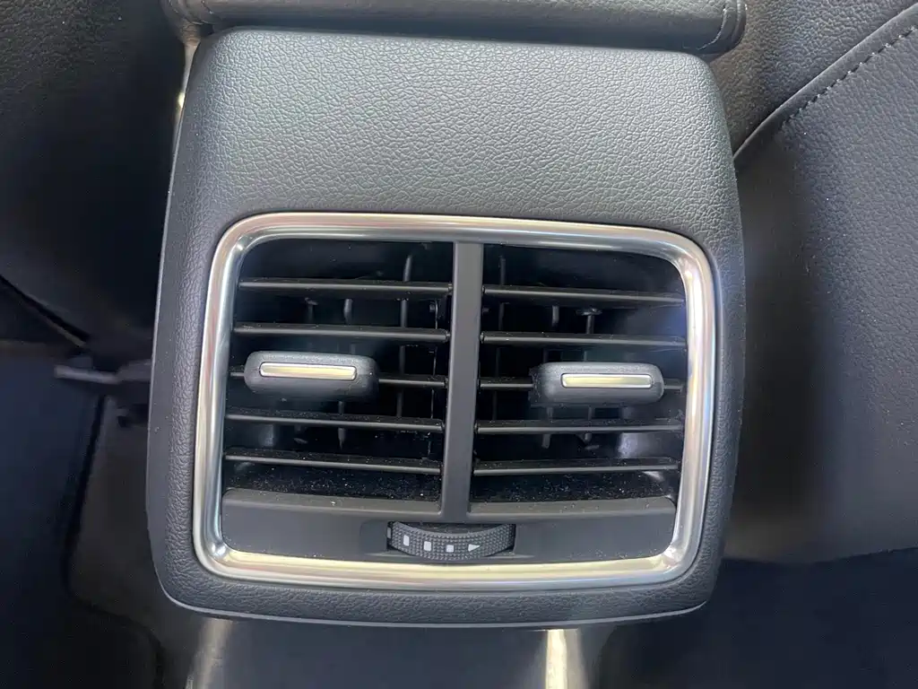 Audi Q3 — миниатюра 12
