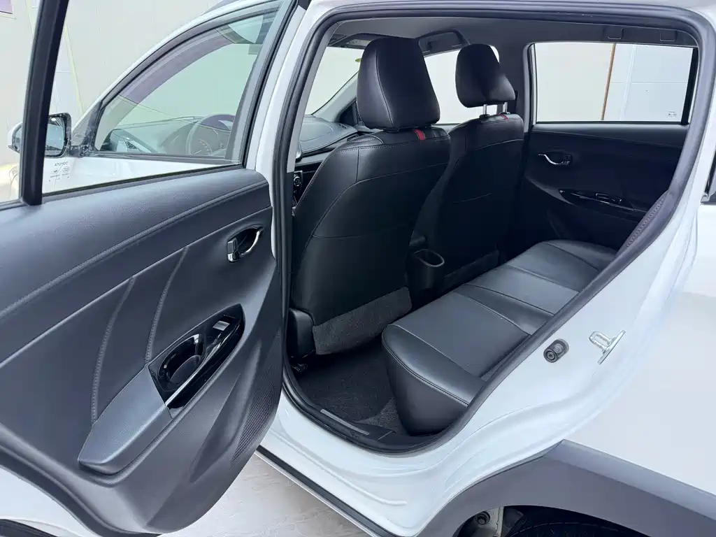 Toyota Yaris L — миниатюра 14