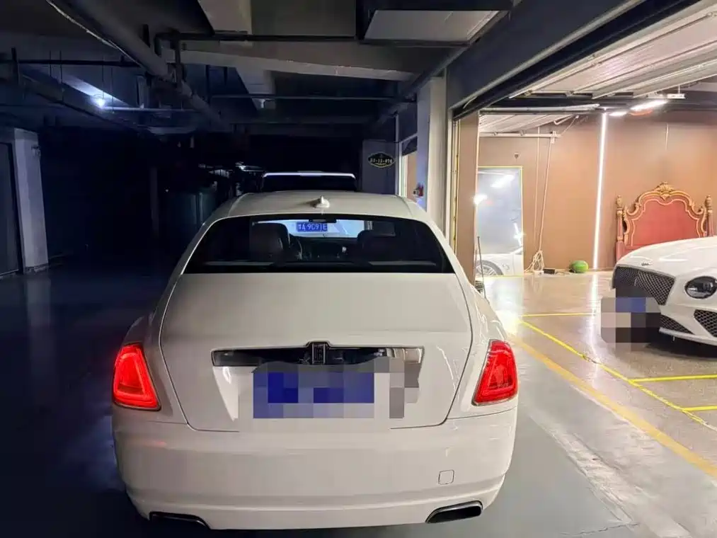 Rolls-Royce Ghost — миниатюра 3