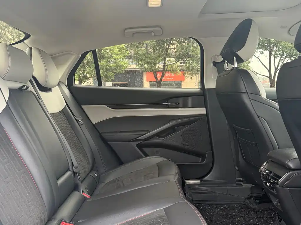 Ford Mondeo — миниатюра 10