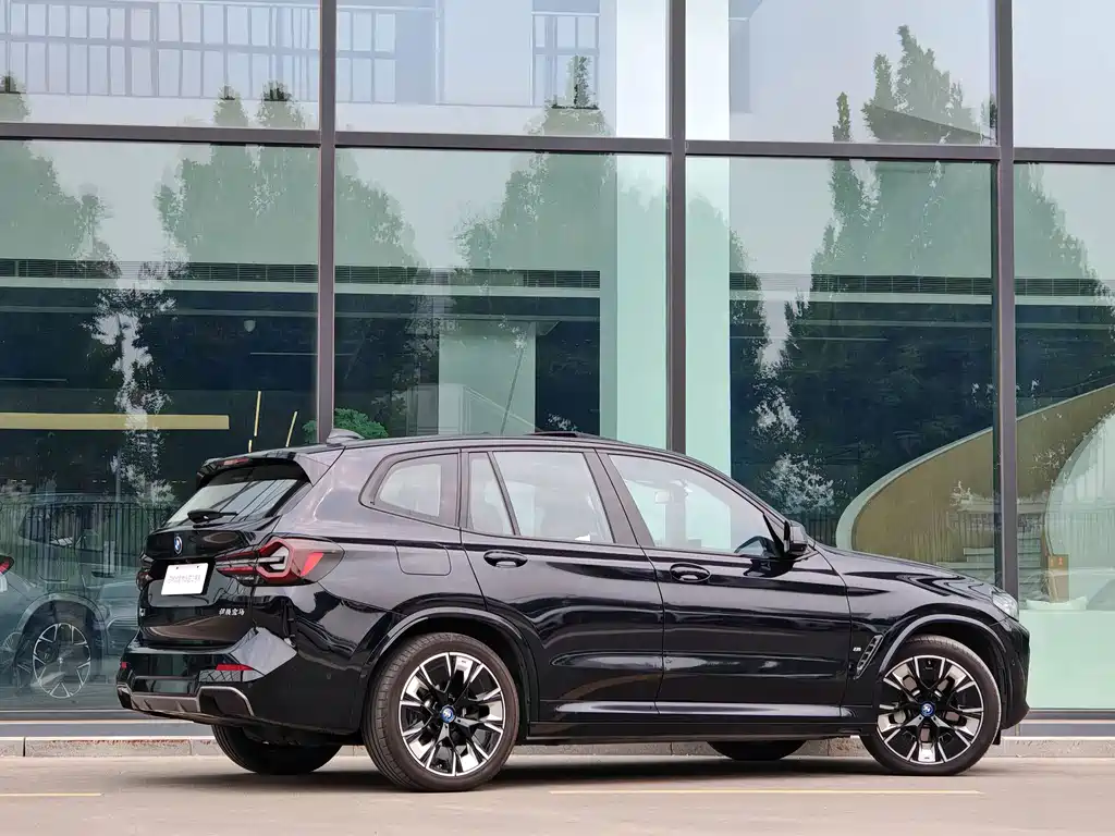 BMW iX3 — миниатюра 4