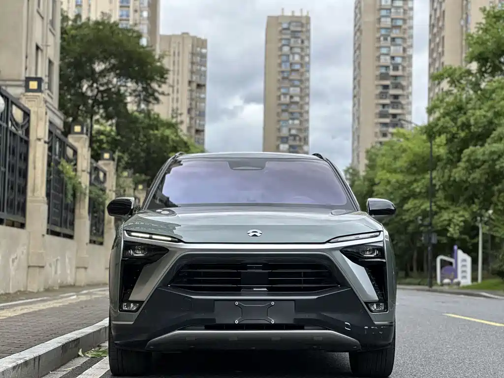 NIO ES8 2022 100kWh мест