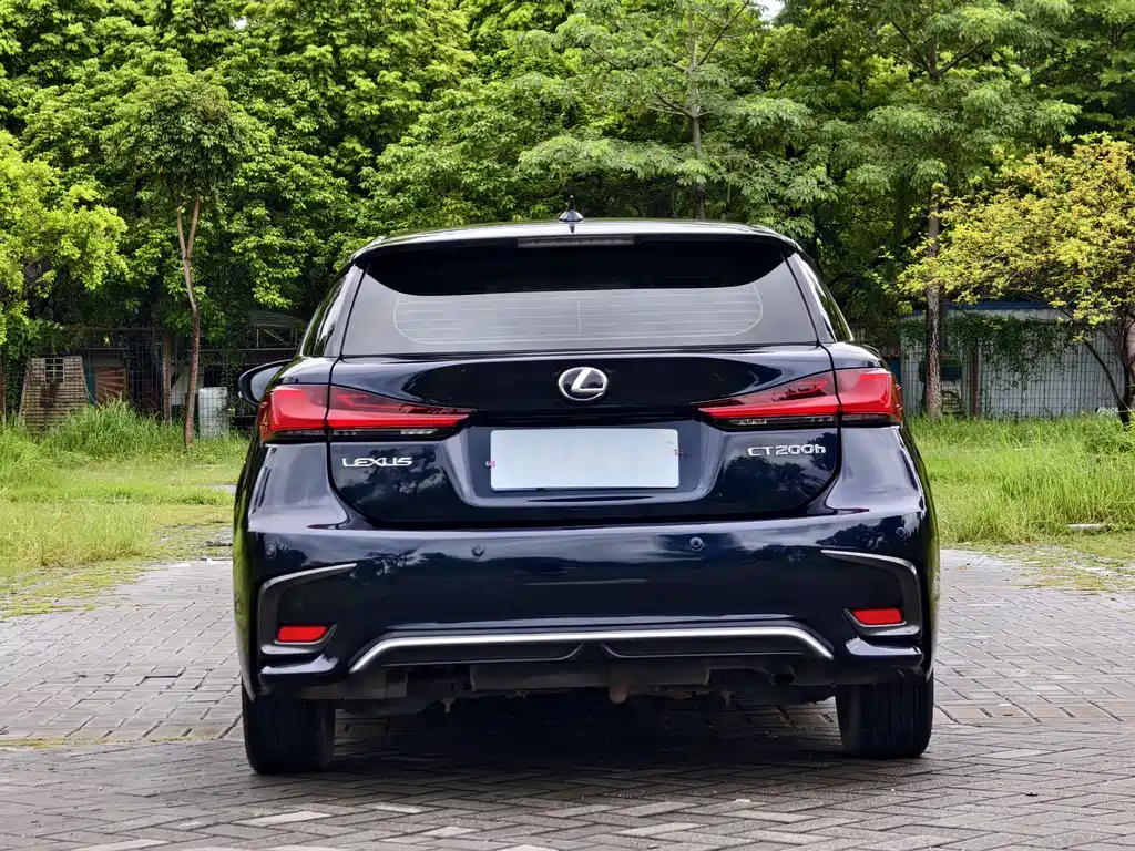 Lexus CT — миниатюра 11