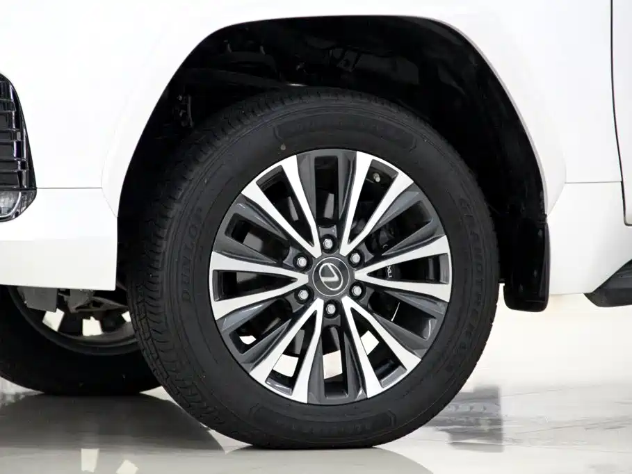 Lexus LX — миниатюра 33