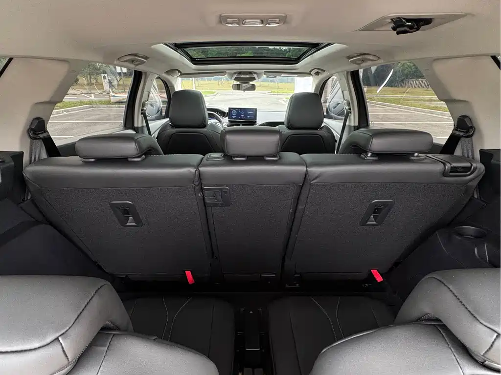 Peugeot 5008 — миниатюра 11
