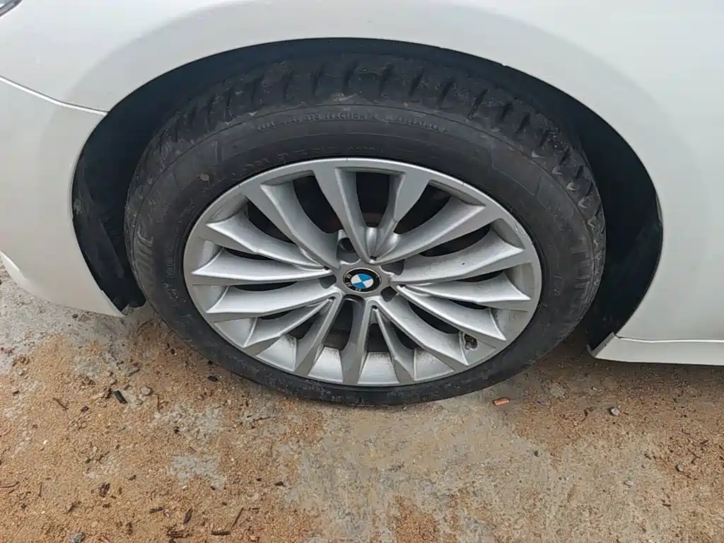 BMW 5 Series — миниатюра 23
