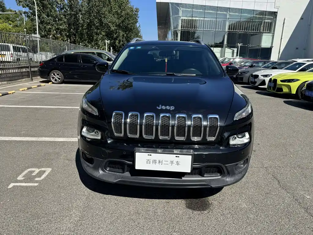 Jeep Cherokee — миниатюра 5