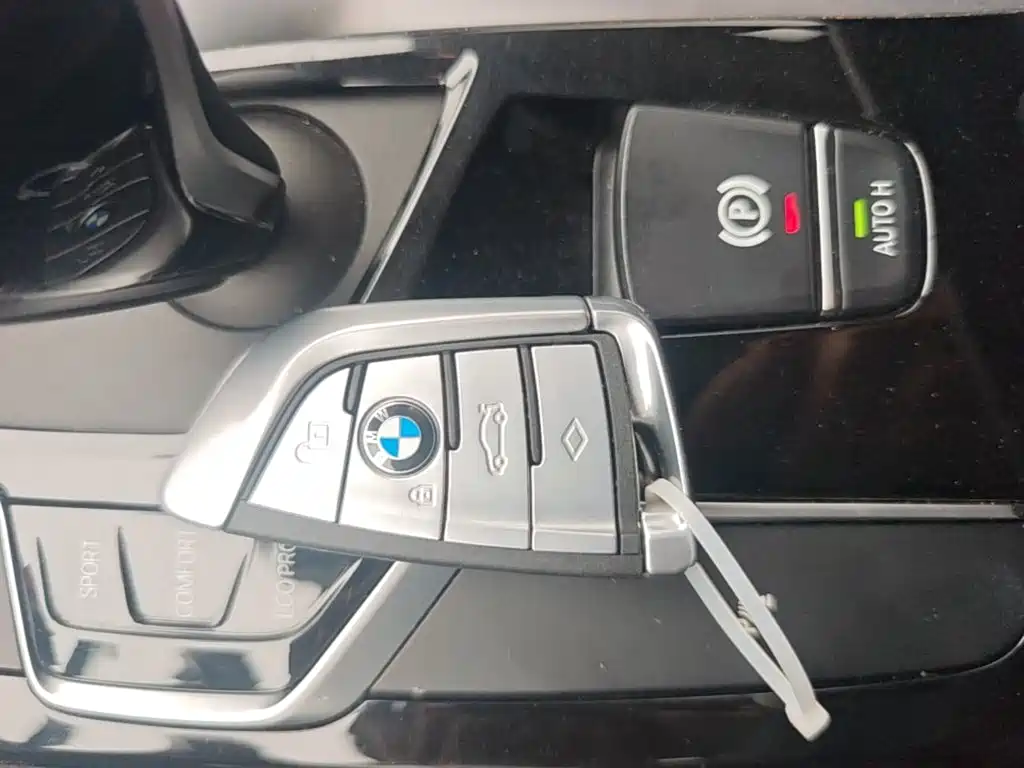 BMW 5 Series — миниатюра 9